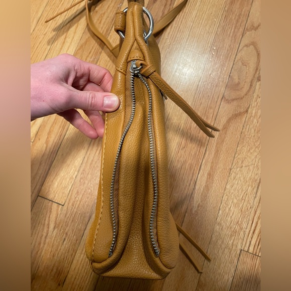 Moda Luxe Tasseled Crossbody Purse - Picture 4 of 6